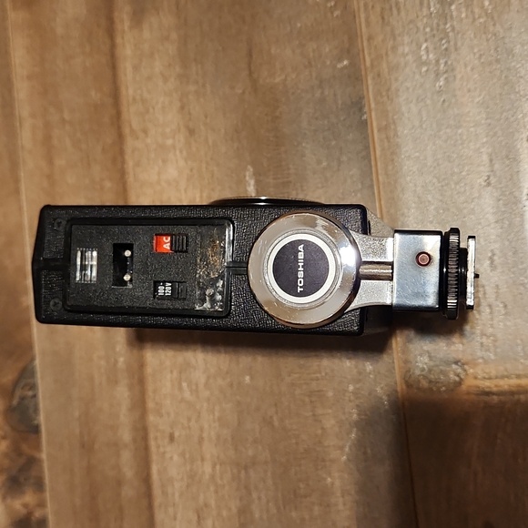 Vintage Toshiba Camera Flash Unit With Case - Picture 3 of 4